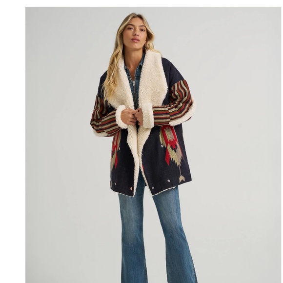 WRANGLER X LAINEY WILSON WOMEN'S SOUTHWEST COAT size M NWT - Picture 4 of 15